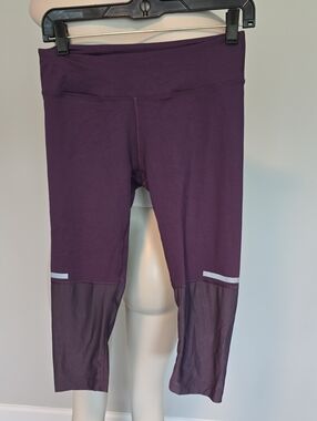 NoBull purple cropped running exervise pants-M